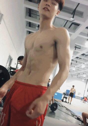 18的手球体育生小狼狗运动短裤亮了-51虹马