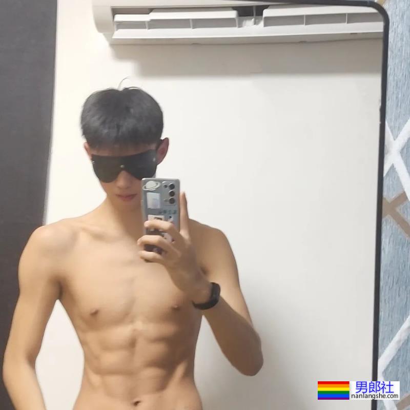 薄肌体育生的身材，太棒了-51虹马