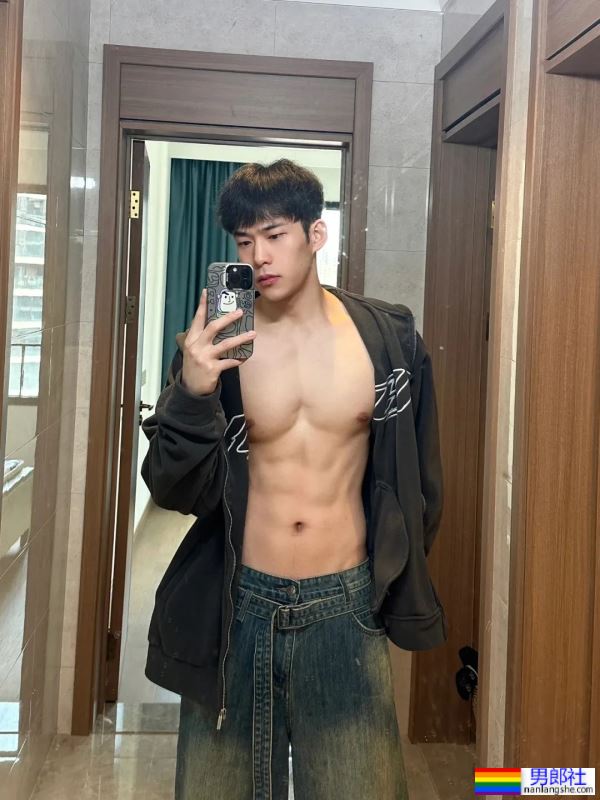 穿衣显瘦，脱衣有肉-51虹马