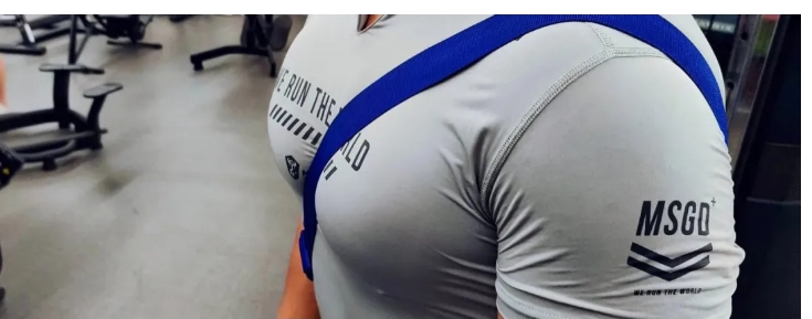 推特15w粉丝的肌肉体育生，空降要价4000？ - 51虹马
