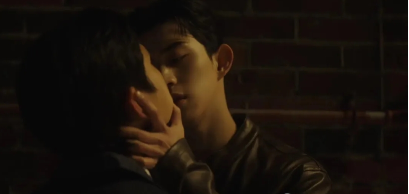 《胡说哪有什么吸血鬼》纯真少年进城求学,误入4位吸血鬼的“共享公寓”。这部剧帅哥好多啊-51虹马